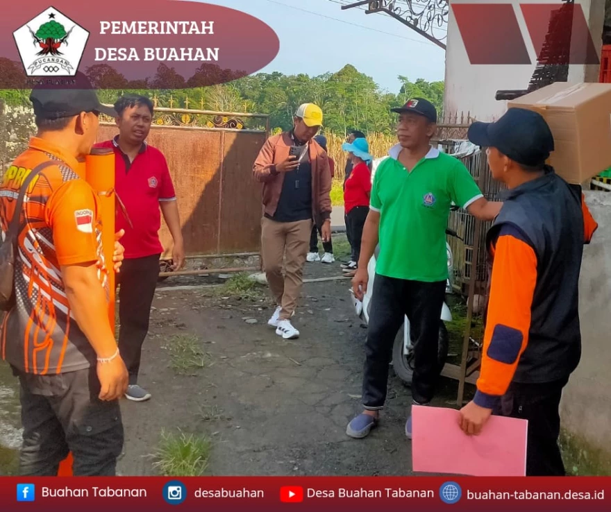 BPBD TABANAN KUNJUNGAN KE MASYARAKAT DESA YANG TERKENA MUSIBAH ANGIN PUTING BELIUNG 